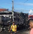 Quatro homens em motos fortemente armados pararam o coletivo, mandaram as pessoas desembarcar e atearam fogo  Foto: PMRN/Divulgação / Estadão
