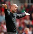 Guardiola durante jogo entre Manchester City e Liverpool  Foto: John Sibley / Reuters