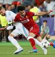 Sergio Ramos em lance com Salah na final da Liga dos Campeões
 25/5/2018      REUTERS/Gleb Garanich   Foto: Reuters