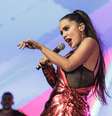 A cantora Anitta em apresentação no MTV MIAW 2018  Foto: Mauricio Santana / Getty Images