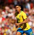 Roberto Firmino cresce no conceito de Tite a cada dia  Foto: Andrew Yates / Reuters
