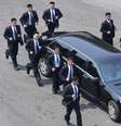 Seguranças de Kim Jong-un devem ter mesma altura que o líder e boas habilidades de observação  Foto: Getty Images / BBC News Brasil