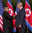 O presidente dos Estados Unidos, Donald Trump, e o líder da Coreia do Norte, Kim Jong Un, se cumprimentam em Cingapura
12/06/2018
REUTERS/Jonathan Ernst  Foto: Reuters
