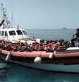 Imigrantes resgatados pelo MV Aquarius 12/6/2018. Karpov / SOS Mediterranee/REUTERS  Foto: Reuters