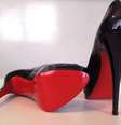 Solas vermelhas da marca Louboutin  Foto: Wiki Commons / Ansa - Brasil