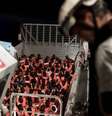 Itália levará migrantes do navio Aquarius para Valência  Foto: EPA / Ansa - Brasil