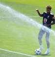 Neymar treina com bola com a Seleção em Sochi  Foto: Buda Mendes / Reuters