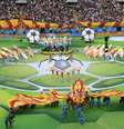 Artistas performam na cerimônia de abertura da Copa do Mundo na Rússia  Foto: Shaun Botterill / Getty Images 
