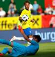 Neymar marca gol contra a Áustria, no último amistoso da Seleção antes da Copa  Foto: Leonhard Foeger / Getty Images