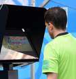 Juiz consulta imagem da TV depois de ser avisado por árbitro de vídeo  Foto: Michael Regan - FIFA/FIFA via Getty Images / Getty Images