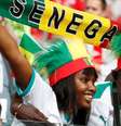 A torcida do Senegal virou notícia no mundo ao limpar as arquibancadas do estádio em Moscou após a vitória contra a Polônia na Copa da Rússia  Foto: Reuters / BBC News Brasil