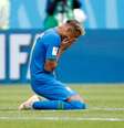 Neymar chora após o término da partida contra a Costa Rica, vencida pelo Brasil por 2 a 0  Foto: REUTERS/Max Rossi / Reuters