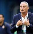 Técnico Tite reage a lance no jogo contra a Costa Rica  Foto: Buda Mendes / Getty Images