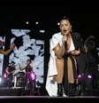 Demi Lovato se emociona ao cantar 'Sober' pela primeira vez  Foto: Rock in Rio / Divulgação