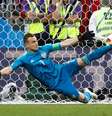 Igor Akinfeev defende pênalti de Aspas
 1/7/2018         REUTERS/Kai Pfaffenbach    Foto: Reuters