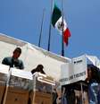 Mexicanos que moram nos EUA registram seus votos em seção eleitoral em Tijuana 01/07/2018 REUTERS/Jorge Dunes  Foto: Reuters
