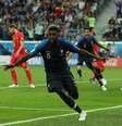 Umtiti abre o placar para a França  Foto: Lee Smith / Reuters