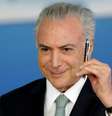 O presidente Michel Temer e sua caneta  Foto: Ueslei Marcelino / Reuters