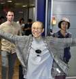 Liu Xia, viúva do dissidente político e vencedor do Nobel da Paz chinês Liu Xiaobo, chega ao aeroporto de Helsinque, na Finlândia 10/07/2018 Lehtikuva/Jussi Nukari via REUTERS   Foto: Reuters