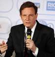Crivella, que é bispo licenciado da Igreja Universal do Reino de Deus, também aventou a possibilidade de realizar pequenas obras públicas, como quebra-molas e pontos de ônibus, perto das igrejas.  Foto: Tomaz Silva/Agência Brasil / Estadão