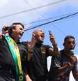 O pré candidato à presidência da República, Jair Bolsonaro (PSL), faz campanha na cidade de Marabá (PA), na última quinta-feira (12).  Foto: ULISSES POMPEU/FUTURA PRESS / Futura Press