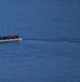 Fugindo de más condições de vida, imigrantes enfrentam viagens em embarcações precárias  Foto: Murad Sezer / Reuters