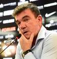 Andrés Sanchez confirmou chegada de Douglas e permanência de Jadson  Foto: FERNANDO DANTAS / Gazeta Press