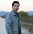 Michael Peña como o agente Kiki Camarena.  Foto: Carlos Somonte/Netflix/Divulgação / Estadão