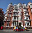 Policial estaciona seu carro em frente ao prédio da embaixada do Equador em Londres, onde o fundador do WikiLeaks Julian Assange vive desde junho de 2012
23/07/2018
REUTERS/Hannah McKay  Foto: Reuters