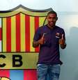 O brasileiro Malcom em sua apresentação ao Barcelona  Foto: Albert Gea / Reuters