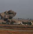 Fumaça é vista após explosões na fronteira entre a Síria e Israel 25/07/2018 REUTERS/Ammar Awad  Foto: Reuters