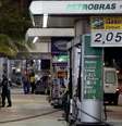Caminhão abastece posto de gasolina no Rio de Janeiro
14/06/2004
REUTERS/Sergio Moraes  SM  Foto: Reuters