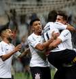 Jogadores do Corinthians comemoram gol sobre o Cruzeiro  Foto: Luis Moura / WPP / Estadão Conteúdo