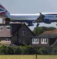 Companhia aéreas do Reino Unido multarão passageiros bêbados que causarem problemas   Foto: Toby Melville / Reuters