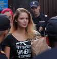 Ativistas do grupo de protesto russo Pussy Riot deixam centro de detenção em Moscou, na Rússia 30/07/2018 REUTERS/Maxim Shemetov   Foto: Reuters