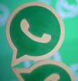 Fora do Brasil o Whatsapp também tem sido usado para disseminar mentiras  Foto: Dado Ruvic / Reuters
