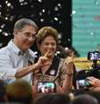 A ex-presidente da República, Dilma Rousseff, é lançada como candidata ao Senado por Minas Gerais pelo Partido dos Trabalhadores (PT), em convenção realizada neste domingo (05), na quadra Vilarinho, na zona norte de Belo Horizonte (MG). A convenção lançou, ainda, a candidatura de Fernando Pimentel (à esquerda) à reeleição como governador de Minas.  Foto: DOUGLAS MAGNO/O TEMPO / Estadão