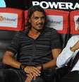 Leonardo e Maldini em jogo do Milan em 2009  Foto: Valerio Pennicino / Getty Images