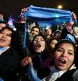Ativistas antiaborto comemoram decisão do Senado da Argentina contra projeto de lei para legalizar o aborto, em Buenos Aires 09/08/2018 REUTERS/Agustin Marcarian  Foto: Reuters