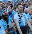 Camisa do Manchester City é uma das mais caras entre as equipes da Premier League, primeira divisão do futebol inglês  Foto: Getty Images / BBC News Brasil