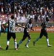 Atlético-MG venceu o Santos por 3 a 1; resultado manteve o time paulista na zona de rebaixamento  Foto: Rodney Costa/Agência Eleven / Gazeta Press