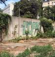Trecho estava parcialmente encoberto em terreno perto da sede do Serviço Federal de Inteligência da Alemanha (BND).  Foto: DW / Deutsche Welle