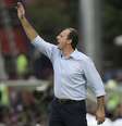 Rogério Ceni à beira do campo quando ainda era técnico do São Paulo  Foto: Alexandre Loureiro / Getty Images