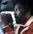 Filme de Spike Lee conta história de investigação da polícia americana que informou o FBI sobre movimentação da Ku Klux Klan nos anos 1970  Foto: Focus Features / BBC News Brasil