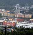 Parte da central da estrutura desmorou em meio a uma forte tempestade  Foto: Reuters / BBC News Brasil