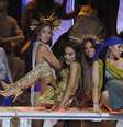 Ariana Grande durante apresentação de 'God is a Woman' no VMA da MTV  Foto: Lucas Jackson / Reuters