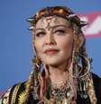Madonna é fotografada no tapete vermelho do VMA da MTV  Foto: Carlo Allegri / Reuters