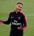 Neymar em treino do PSG  Foto: Christian Hartmann / Reuters