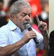 Em termos de propostas, Lula e Bolsonaro estão em lados opostos, mas 6,2% dos eleitores do ex-presidente dizem que votariam no candidato de direita  Foto: Agência Brasil / BBC News Brasil