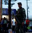 Soldado perto de controle de fronteira em Pacaraima 
 19/8/2018      REUTERS/Nacho Doce   Foto: Reuters